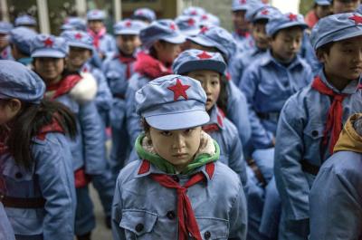 赤を多用する現代中国「伝統ではなく、血を好む共産党の宣伝」